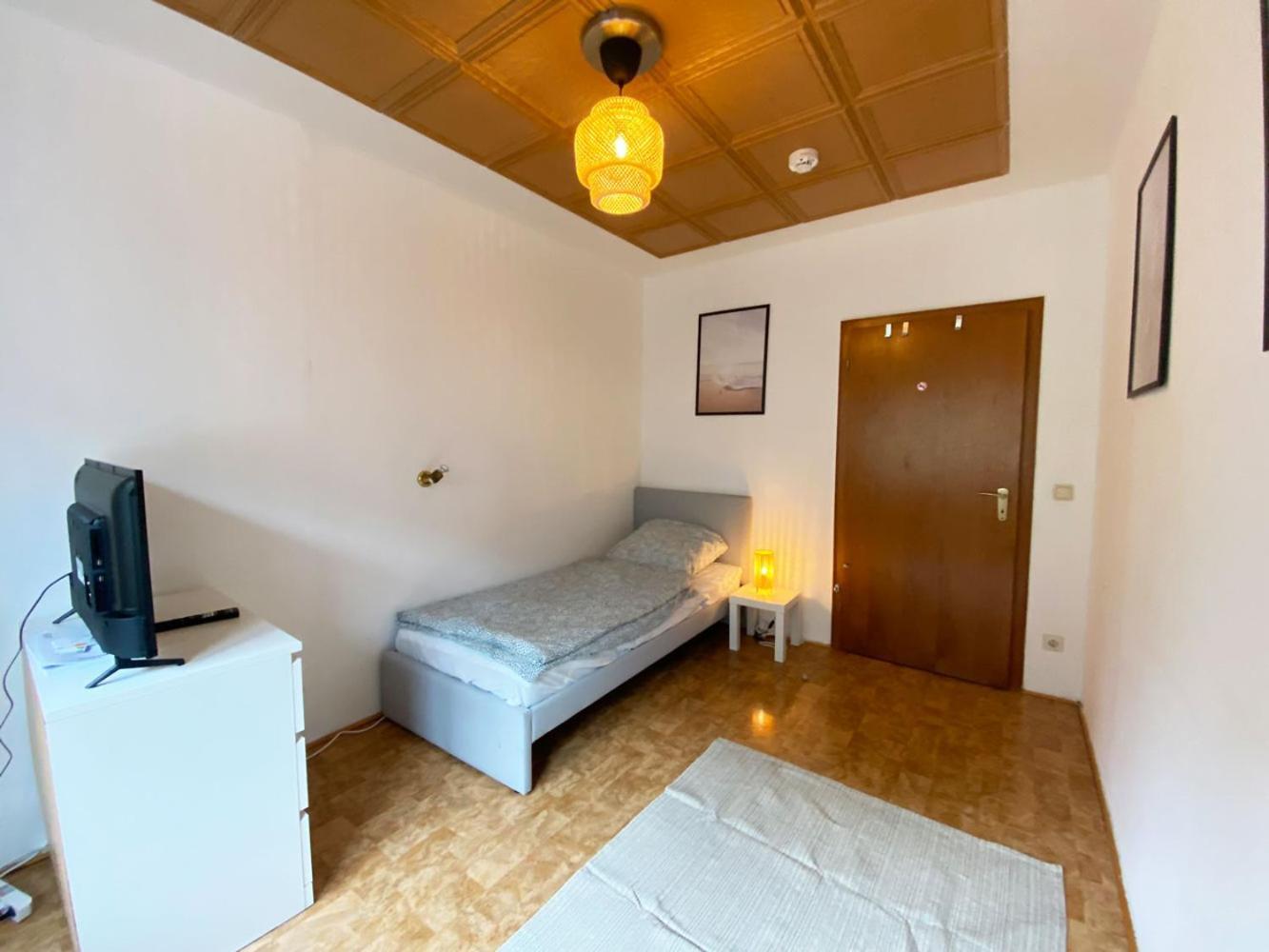 Cozy Apartment In Oberhausen Exterior photo